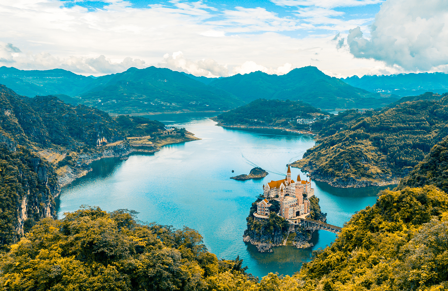 万峰湖風景区